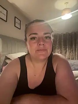 Snapshot of Bustygem_ chatting on July 2026 11:02:01 PM Bustygem online show from July 2026 11:02:01 PM
