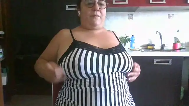 Snapshot of MissEva10 chatting on July 2026 10:02:02 AM MissEva10 online show from July 2026 10:02:02 AM