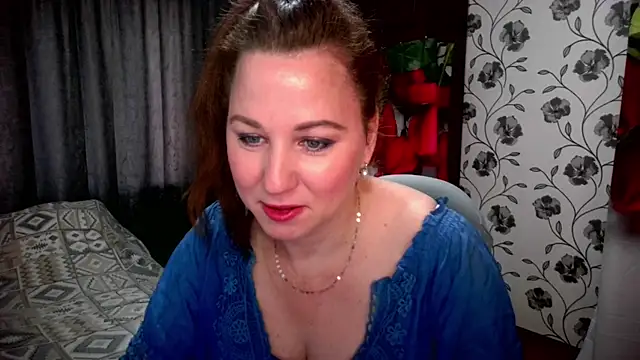 Snapshot of MirandaSummer2 chatting on June 2026 06:12:01 AM MirandaSummer2 online show from June 2026 06:12:01 AM