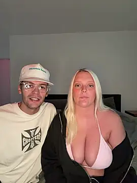 Snapshot of Blondebarbie21 chatting on August 2026 03:25:01 PM Blondebarbie21 online show from August 2026 03:25:01 PM