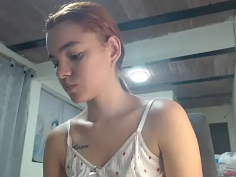Snapshot of estrella-cutte chatting on August 2026 06:12:02 AM estrella-cutte online show from August 2026 06:12:02 AM