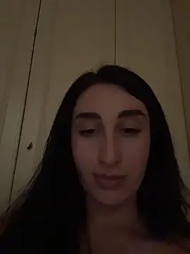 Snapshot of _Elina_ chatting on June 2026 11:29:02 AM Elina online show from June 2026 11:29:02 AM