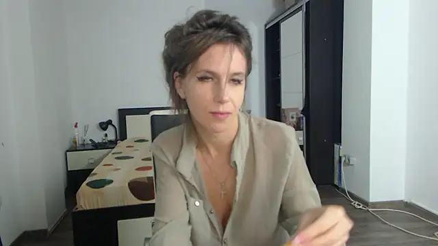 DedeSibel online show from March 2025 07:37:02 PM