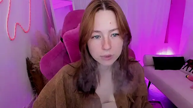 Snapshot of DamnWitchh chatting on June 2026 08:31:01 AM DamnWitchh online show from June 2026 08:31:01 AM