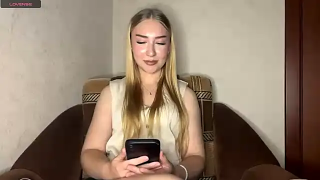 Snapshot of AlinaTeaseX chatting on July 2026 08:26:01 PM AlinaTeaseX online show from July 2026 08:26:01 PM