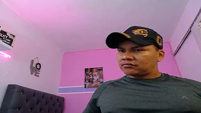 Snapshot of fuego_moro chatting on June 2026 06:51:02 PM fuego moro online show from June 2026 06:51:02 PM