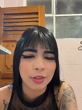 Snapshot of -Brittanny chatting on July 2026 02:04:01 AM -Brittanny online show from July 2026 02:04:01 AM