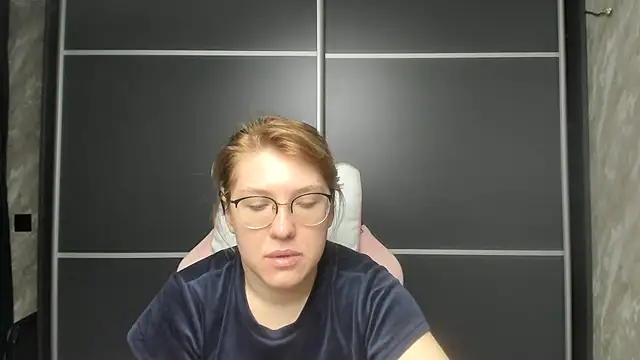 Reginasmilee online show from February 2025 03:51:01 AM