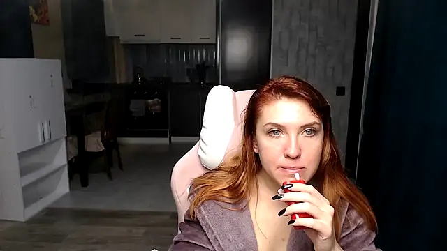 Reginasmilee online show from October 2025 01:58:02 AM