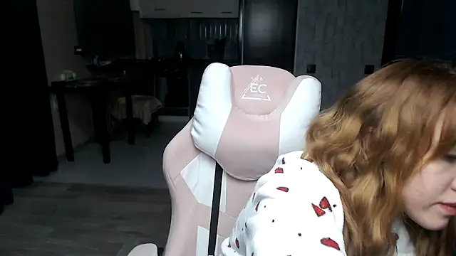 Reginasmilee online show from October 2025 01:11:01 AM