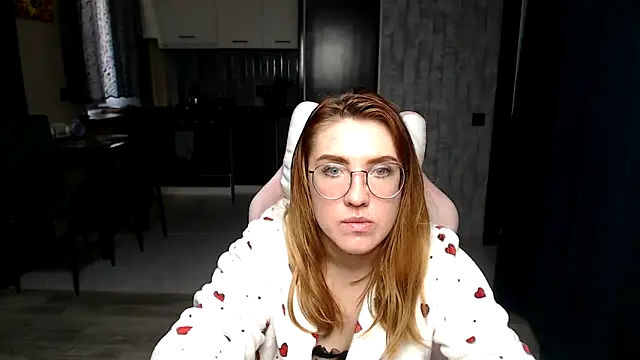 Reginasmilee online show from November 2025 12:27:02 PM