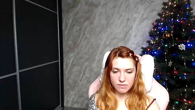 Reginasmilee online show from December 2025 01:07:01 PM