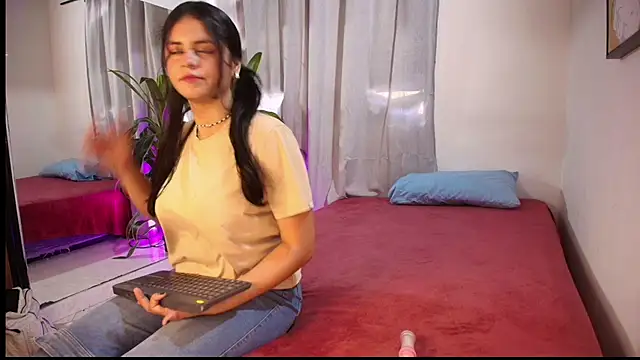 Snapshot of Kim_lowel chatting on June 2026 07:52:02 PM Kim lowel online show from June 2026 07:52:02 PM