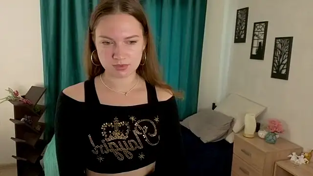 Snapshot of WillowLaigle chatting on July 2026 02:11:02 AM WillowLaigle online show from July 2026 02:11:02 AM