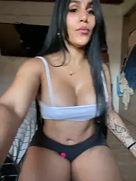 Snapshot of chiquiscaro chatting on August 2026 12:10:02 PM chiquiscaro online show from August 2026 12:10:02 PM