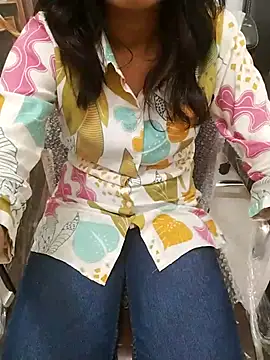 Snapshot of Sizzling_Ruhii_ chatting on July 2026 08:38:01 AM Sizzling Ruhii online show from July 2026 08:38:01 AM
