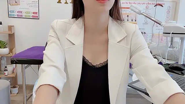 Katy Bae online show from November 2025 04:45:02 AM