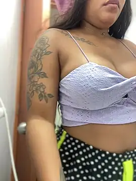 Snapshot of riri_brunnete chatting on February 2025 12:51:02 PM riri brunnete online show from February 2025 12:51:02 PM
