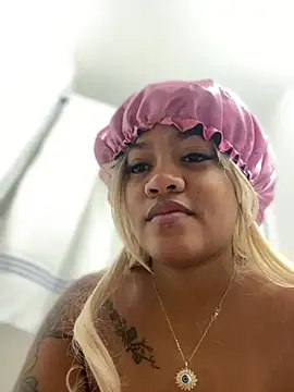 Snapshot of riri_brunnete chatting on March 2025 12:09:02 PM riri brunnete online show from March 2025 12:09:02 PM