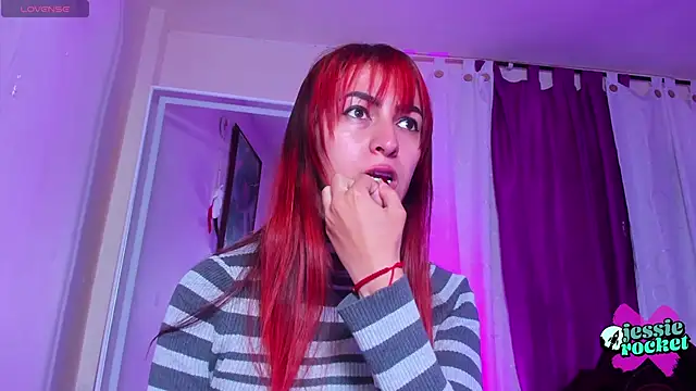 jessierocketx online show from October 2025 01:25:02 PM