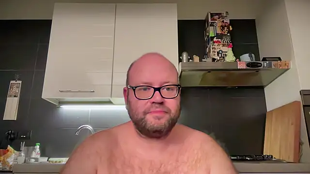 theitalianbear online show from December 2024 05:00:01 PM