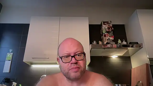 Snapshot of theitalianbear chatting on May 2026 03:37:02 AM theitalianbear online show from May 2026 03:37:02 AM