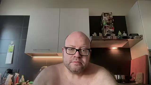 Snapshot of theitalianbear chatting on May 2026 04:31:01 AM theitalianbear online show from May 2026 04:31:01 AM