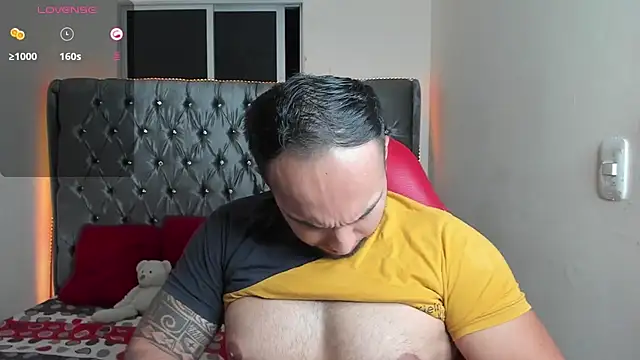 Snapshot of mrloganfuck1 chatting on June 2026 05:43:02 AM mrloganfuck1 online show from June 2026 05:43:02 AM
