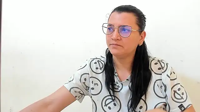 MARILYN GARCIA online show from November 2025 04:51:02 PM