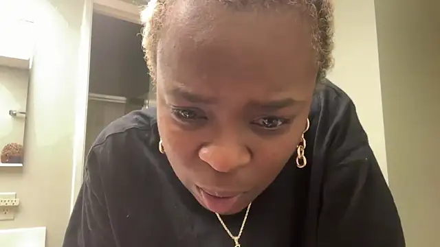 SimoneSavage online show from November 2025 12:32:02 AM