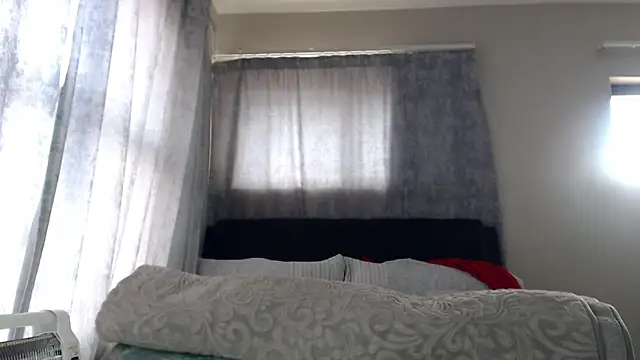 leanna23 online show from December 2025 10:57:02 AM