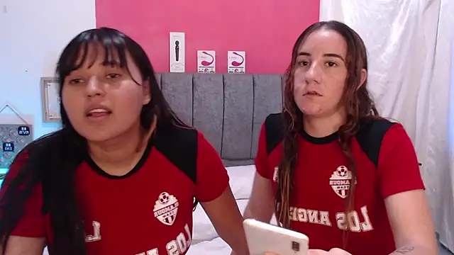 Snapshot of Sophie_And_Alis chatting on December 2024 02:38:02 PM Sophie And Alis online show from December 2024 02:38:02 PM