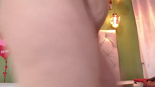 Snapshot of Tinna_Flirt chatting on February 2025 08:28:01 AM Tinna Flirt online show from February 2025 08:28:01 AM