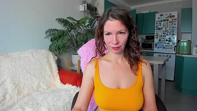 ChristinaGlory online show from October 2025 08:00:02 AM