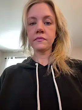 Snapshot of Kay_Cakes chatting on February 2026 04:06:01 PM Kay Cakes online show from February 2026 04:06:01 PM