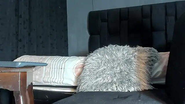 Snapshot of SandraGoldstein chatting on November 2025 01:30:01 AM SandraGoldstein online show from November 2025 01:30:01 AM