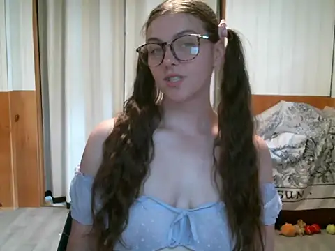 Snapshot of katie_kitten38 chatting on June 2026 04:55:01 PM katie kitten38 online show from June 2026 04:55:01 PM