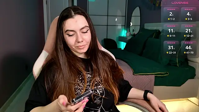 Foxohlove online show from March 2025 06:43:01 PM