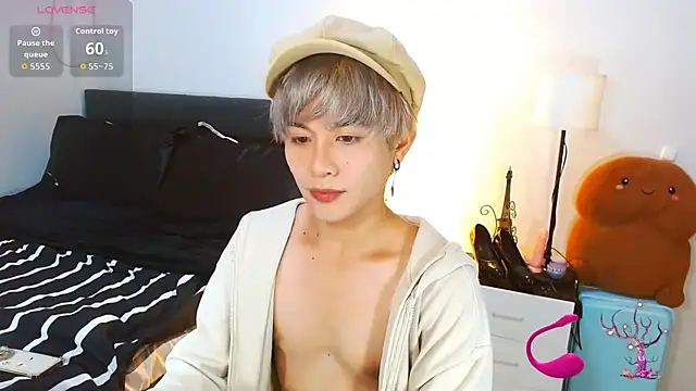 Snapshot of WildestTwink chatting on June 2026 02:19:02 PM WildestTwink online show from June 2026 02:19:02 PM