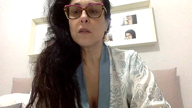 Snapshot of crudeliafrancy chatting on March 2026 05:20:01 PM crudeliafrancy online show from March 2026 05:20:01 PM