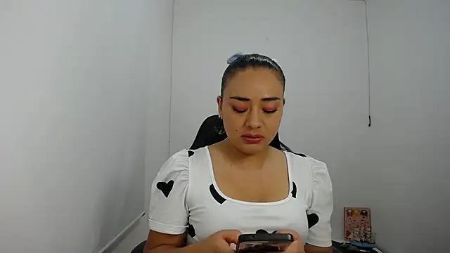 ReyleDoll online show from December 2024 12:43:02 AM