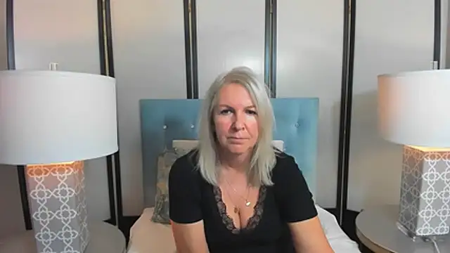 EricaTop online show from November 2025 04:52:02 PM