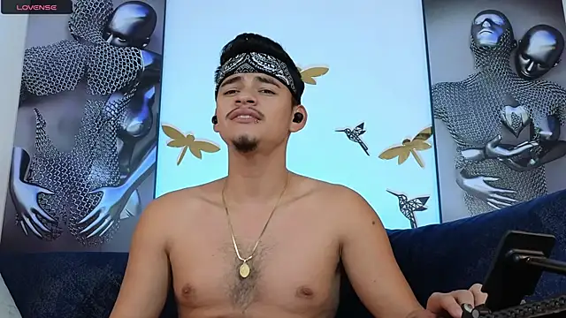 Snapshot of VikoHands chatting on January 2025 05:15:01 PM VikoHands online show from January 2025 05:15:01 PM