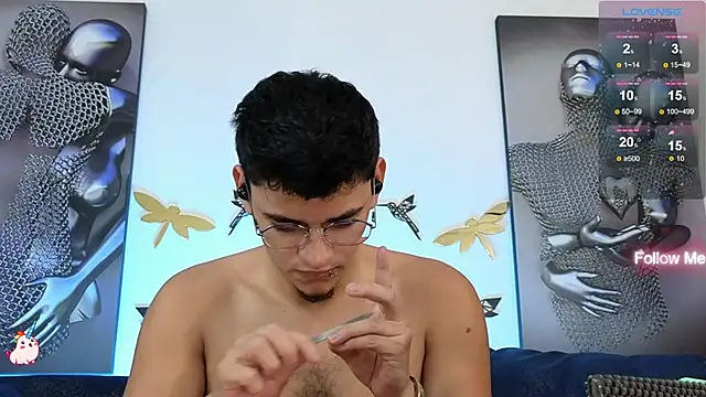 Snapshot of VikoHands chatting on February 2025 08:20:02 PM VikoHands online show from February 2025 08:20:02 PM