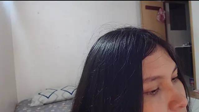 evolet01 online show from October 2025 05:34:02 PM