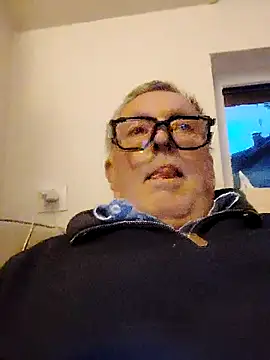 Snapshot of Corref chatting on October 2025 05:04:02 PM Corref online show from October 2025 05:04:02 PM