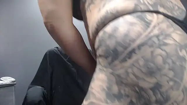 poisonivyx online show from October 2025 01:37:01 AM