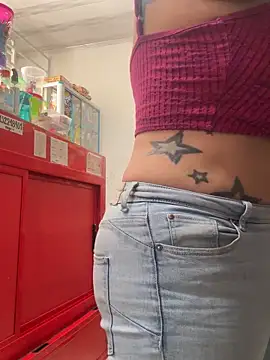 Snapshot of emilyjohanson chatting on December 2025 03:54:01 PM emilyjohanson online show from December 2025 03:54:01 PM