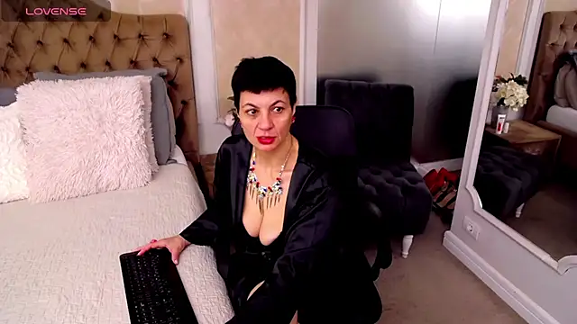 Snapshot of BustyPenellope chatting on February 2025 03:45:02 AM BustyPenellope online show from February 2025 03:45:02 AM