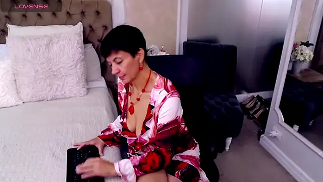 Snapshot of BustyPenellope chatting on October 2025 02:53:02 AM BustyPenellope online show from October 2025 02:53:02 AM